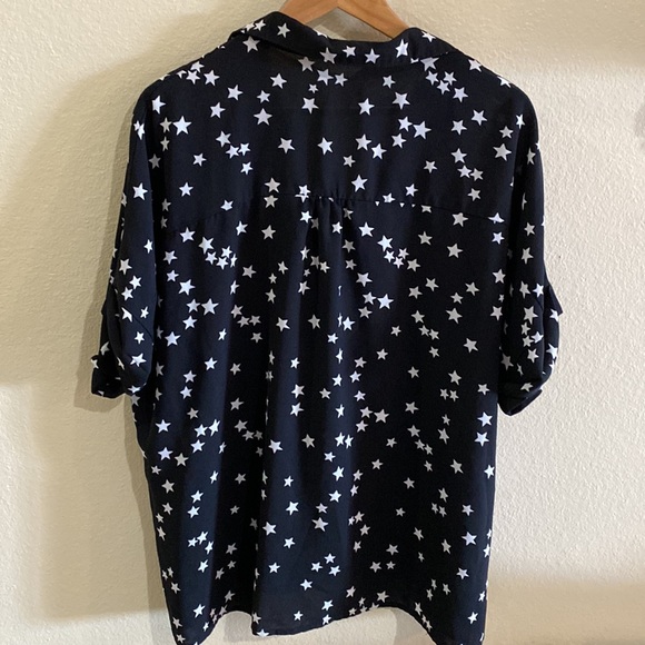 Tunic top w/ stars and roll sleeves - Picture 3 of 3